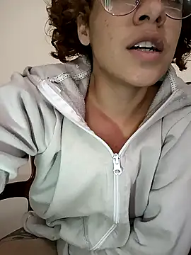 Snapshot of EmmaMelissa0521 chatting on 02-08-25, 08:10 EmmaMelissa0521 online show from 02-08-25, 08:10