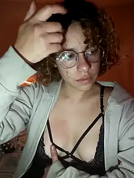 Snapshot of EmmaMelissa0521 chatting on 02-15-25, 10:31 EmmaMelissa0521 online show from 02-15-25, 10:31