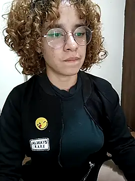 Snapshot of EmmaMelissa0521 chatting on 02-25-25, 07:14 EmmaMelissa0521 online show from 02-25-25, 07:14