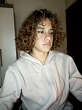 Snapshot of EmmaMelissa0521 chatting on 03-06-25, 09:31 EmmaMelissa0521 online show from 03-06-25, 09:31