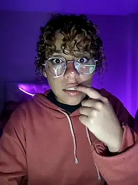 Snapshot of EmmaMelissa0521 chatting on 03-12-25, 03:57 EmmaMelissa0521 online show from 03-12-25, 03:57