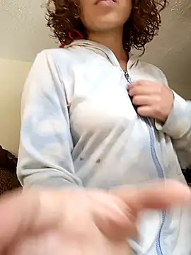 Snapshot of EmmaMelissa0521 chatting on 03-19-25, 05:06 EmmaMelissa0521 online show from 03-19-25, 05:06