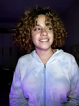 Snapshot of EmmaMelissa0521 chatting on 03-19-25, 11:57 EmmaMelissa0521 online show from 03-19-25, 11:57