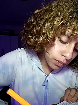 Snapshot of EmmaMelissa0521 chatting on 03-21-25, 03:33 EmmaMelissa0521 online show from 03-21-25, 03:33