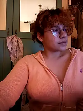 Snapshot of EmmaMelissa0521 chatting on 09-10-25, 02:44 EmmaMelissa0521 online show from 09-10-25, 02:44