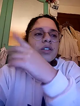 Snapshot of EmmaMelissa0521 chatting on 09-20-25, 11:39 EmmaMelissa0521 online show from 09-20-25, 11:39