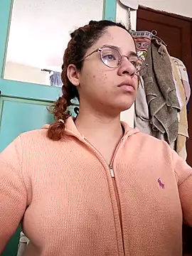 Snapshot of EmmaMelissa0521 chatting on 09-22-25, 06:43 EmmaMelissa0521 online show from 09-22-25, 06:43