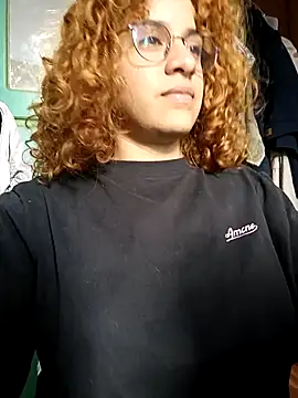 Snapshot of EmmaMelissa0521 chatting on 10-04-25, 10:08 EmmaMelissa0521 online show from 10-04-25, 10:08