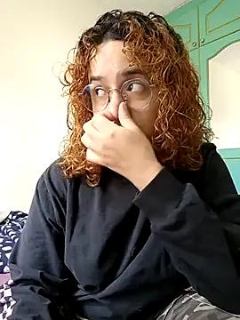 Snapshot of EmmaMelissa0521 chatting on 10-07-25, 04:37 EmmaMelissa0521 online show from 10-07-25, 04:37