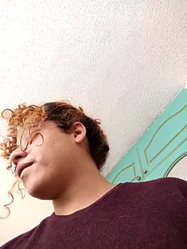 Snapshot of EmmaMelissa0521 chatting on 10-08-25, 08:06 EmmaMelissa0521 online show from 10-08-25, 08:06