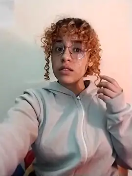 Snapshot of EmmaMelissa0521 chatting on 11-16-25, 01:55 EmmaMelissa0521 online show from 11-16-25, 01:55