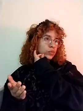 Snapshot of EmmaMelissa0521 chatting on 11-19-25, 02:44 EmmaMelissa0521 online show from 11-19-25, 02:44