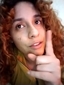 Snapshot of EmmaMelissa0521 chatting on 12-14-25, 07:58 EmmaMelissa0521 online show from 12-14-25, 07:58