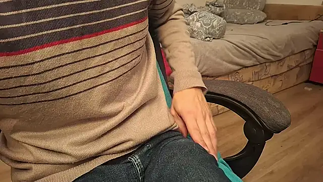 Snapshot of Danyell_K287 chatting on 10-24-25, 06:48 Danyell K287 online show from 10-24-25, 06:48