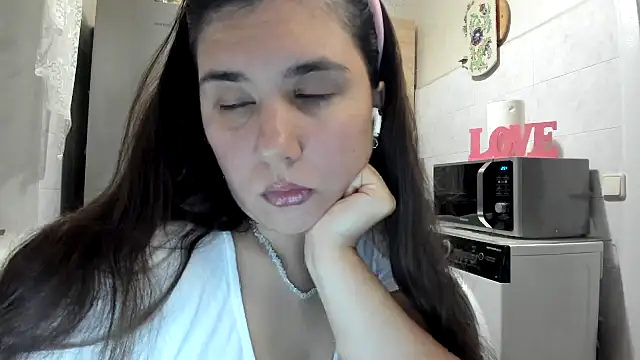 MiaMarrone online show from 11-13-25, 12:53