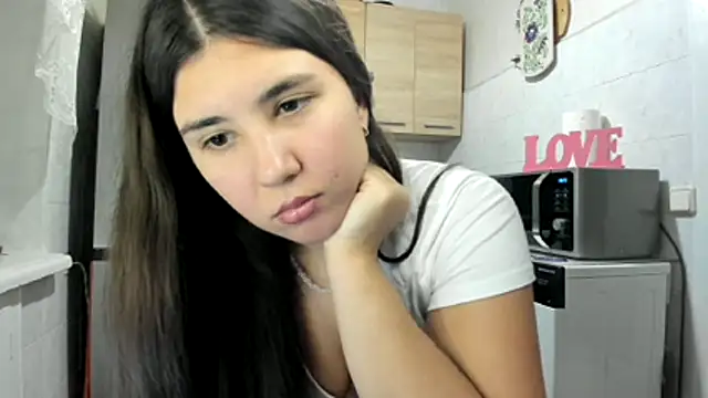 MiaMarrone online show from 11-26-25, 04:19