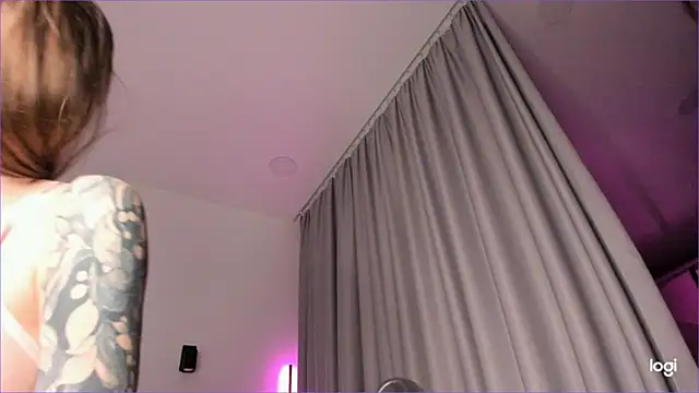 Snapshot of Diamond_D_ chatting on 02-25-25, 10:07 Diamond D online show from 02-25-25, 10:07