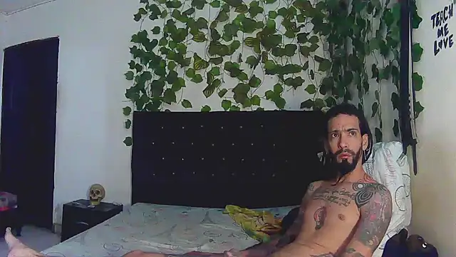 Snapshot of caribbeanlover1 chatting on 02-12-26, 02:45 caribbeanlover1 online show from 02-12-26, 02:45