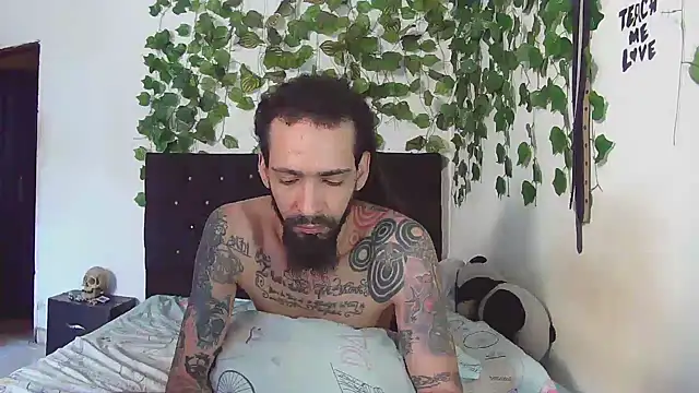 Snapshot of caribbeanlover1 chatting on 02-18-26, 12:34 caribbeanlover1 online show from 02-18-26, 12:34