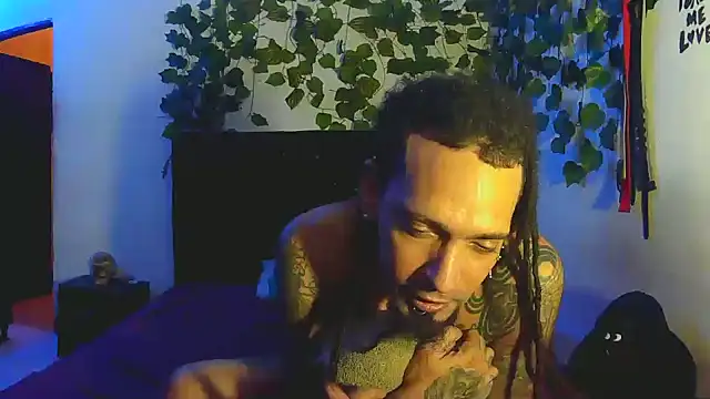 Snapshot of caribbeanlover1 chatting on 06-05-26, 02:07 caribbeanlover1 online show from 06-05-26, 02:07