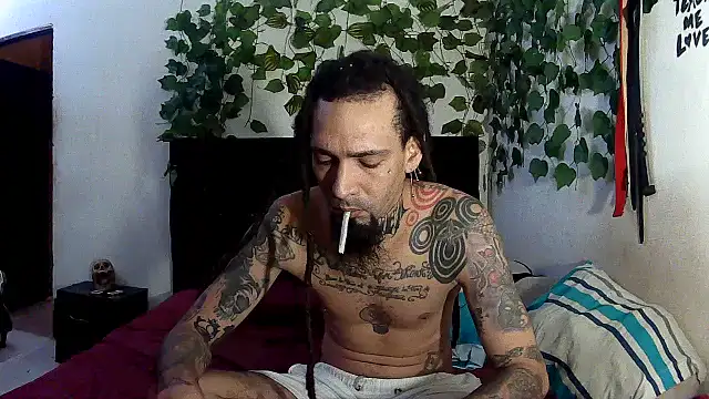 Snapshot of caribbeanlover1 chatting on 06-06-26, 01:05 caribbeanlover1 online show from 06-06-26, 01:05