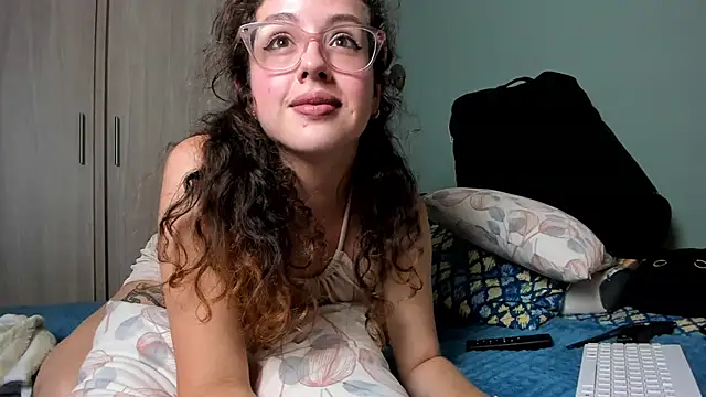 Cassandra Caiin online show from 12-15-24, 01:02