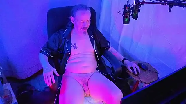 Snapshot of Richy__Rich_ chatting on 05-15-26, 10:50 Richy Rich online show from 05-15-26, 10:50