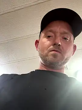 Snapshot of smokeymt420 chatting on 01-14-26, 04:29 smokeymt420 online show from 01-14-26, 04:29