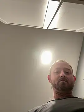 Snapshot of smokeymt420 chatting on 02-20-26, 04:09 smokeymt420 online show from 02-20-26, 04:09