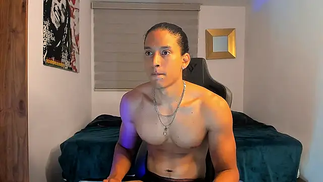 Snapshot of Liam_V chatting on 12-06-24, 10:05 Liam V online show from 12-06-24, 10:05