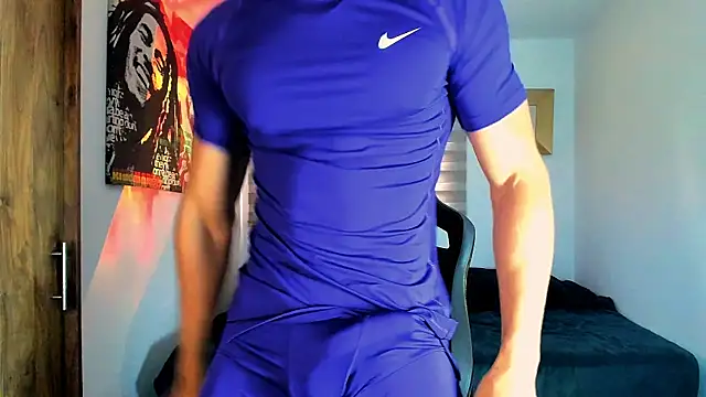 Snapshot of Liam_V chatting on 01-08-25, 11:43 Liam V online show from 01-08-25, 11:43