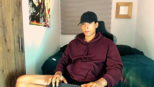 Snapshot of Liam_V chatting on 01-10-25, 03:50 Liam V online show from 01-10-25, 03:50