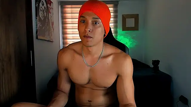 Snapshot of Liam_V chatting on 01-25-25, 04:46 Liam V online show from 01-25-25, 04:46