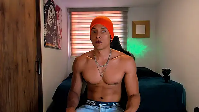 Snapshot of Liam_V chatting on 01-30-25, 08:53 Liam V online show from 01-30-25, 08:53