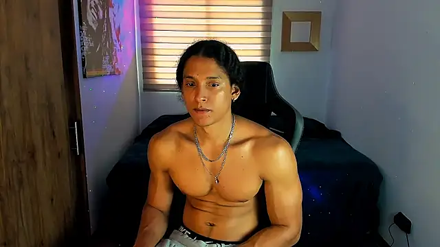 Snapshot of Liam_V chatting on 02-10-25, 04:36 Liam V online show from 02-10-25, 04:36