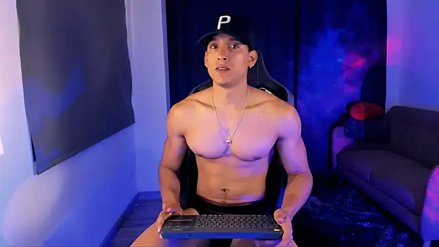 Snapshot of Liam_V chatting on 03-20-25, 04:18 Liam V online show from 03-20-25, 04:18