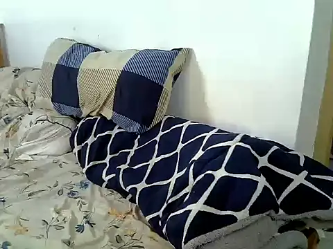 Snapshot of purplescarlet chatting on 06-14-26, 02:24 purplescarlet online show from 06-14-26, 02:24