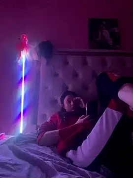 Flossy Vettie online show from 11-30-25, 06:34