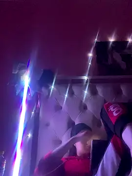 Flossy Vettie online show from 12-18-25, 02:56