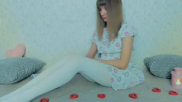 Snapshot of YourCaramel chatting on 02-16-25, 12:21 YourCaramel online show from 02-16-25, 12:21