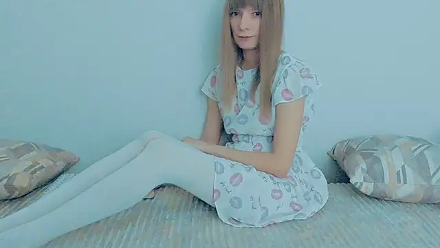 Snapshot of YourCaramel chatting on 10-10-25, 08:24 YourCaramel online show from 10-10-25, 08:24