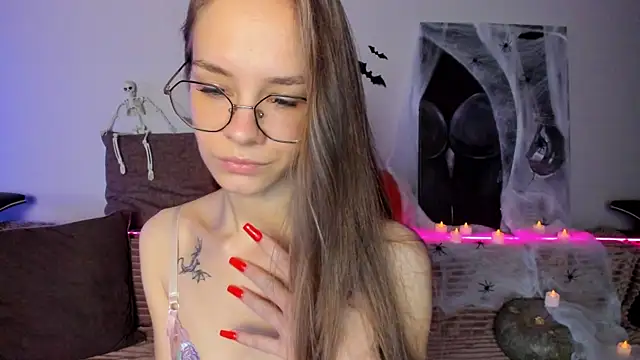 Snapshot of Sunbeam69 chatting on 10-31-25, 04:57 Sunbeam69 online show from 10-31-25, 04:57