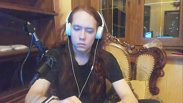 Snapshot of DavisKinky chatting on 03-08-25, 07:42 DavisKinky online show from 03-08-25, 07:42