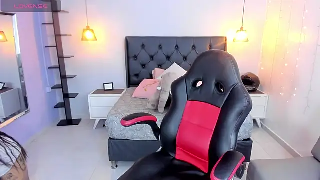 AMELIELEONE online show from 01-09-25, 12:19