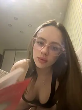 Snapshot of Lisaaan chatting on 01-11-26, 08:25 Lisaaan online show from 01-11-26, 08:25