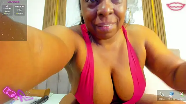 Snapshot of CristinSexy chatting on 06-09-26, 11:33 CristinSexy online show from 06-09-26, 11:33
