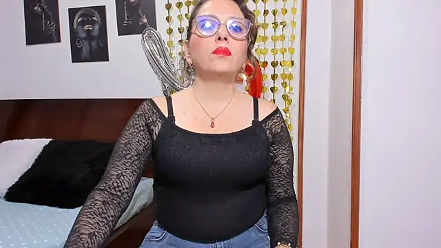Snapshot of taylorhot70 chatting on 05-28-26, 01:14 taylorhot70 online show from 05-28-26, 01:14