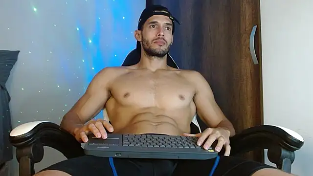Snapshot of Noah_jhonsonn chatting on 12-19-24, 11:39 Noah jhonsonn online show from 12-19-24, 11:39