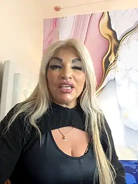 Snapshot of scarlett_sexx69 chatting on 09-18-25, 06:54 scarlett sexx69 online show from 09-18-25, 06:54