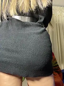 Snapshot of scarlett_sexx69 chatting on 10-27-25, 06:56 scarlett sexx69 online show from 10-27-25, 06:56